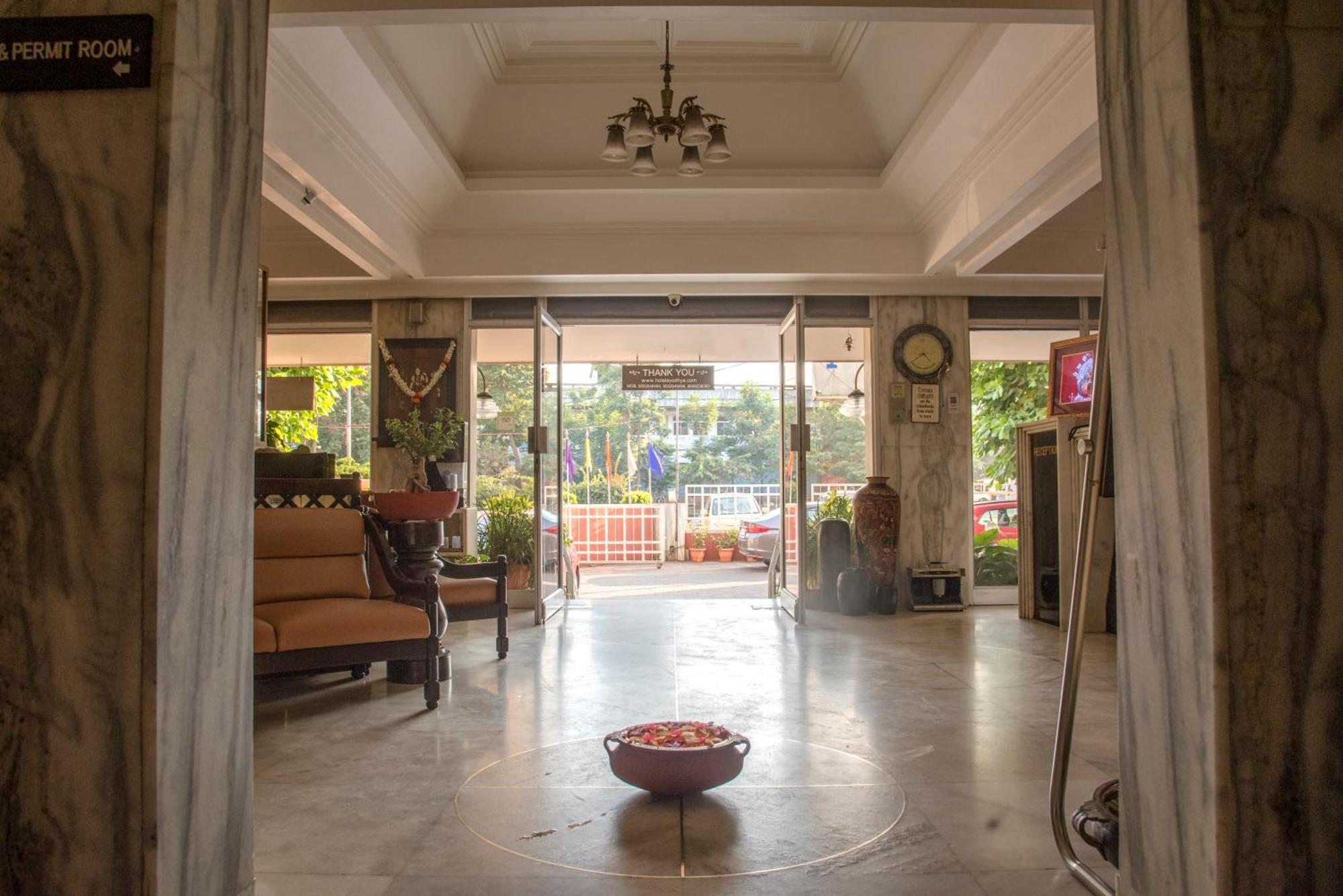 Hotel Ayodhya Kolhapur Eksteriør billede