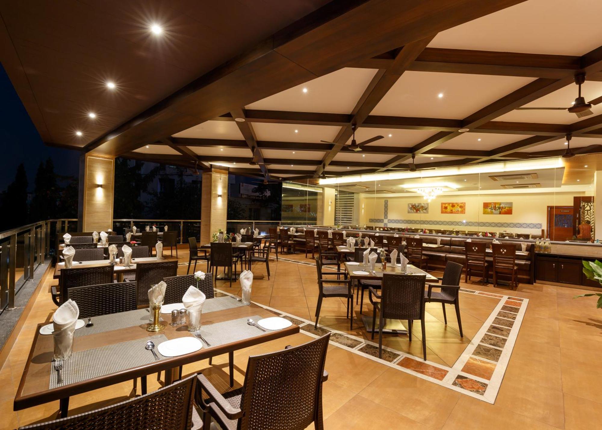 Hotel Ayodhya Kolhapur Eksteriør billede