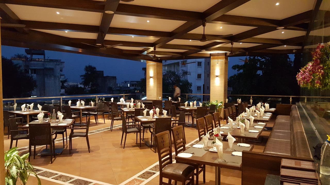 Hotel Ayodhya Kolhapur Eksteriør billede