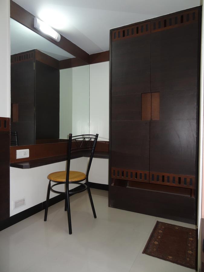 Hotel Ayodhya Kolhapur Eksteriør billede