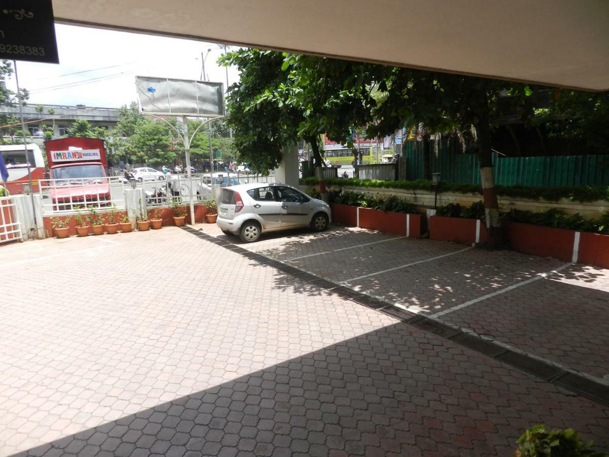 Hotel Ayodhya Kolhapur Eksteriør billede