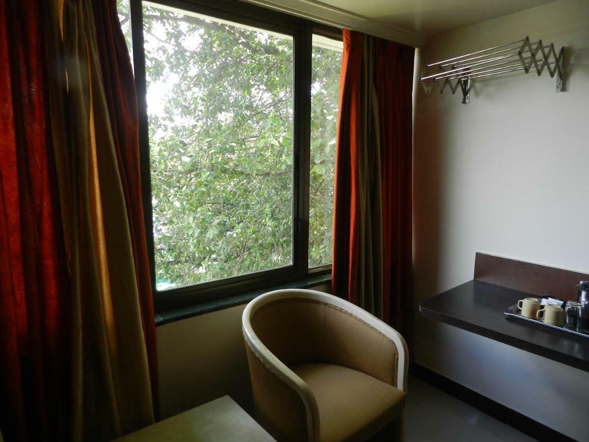 Hotel Ayodhya Kolhapur Eksteriør billede